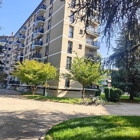 Elegante Bilocale A Milano Con Balcone Apartman Kültér fotó